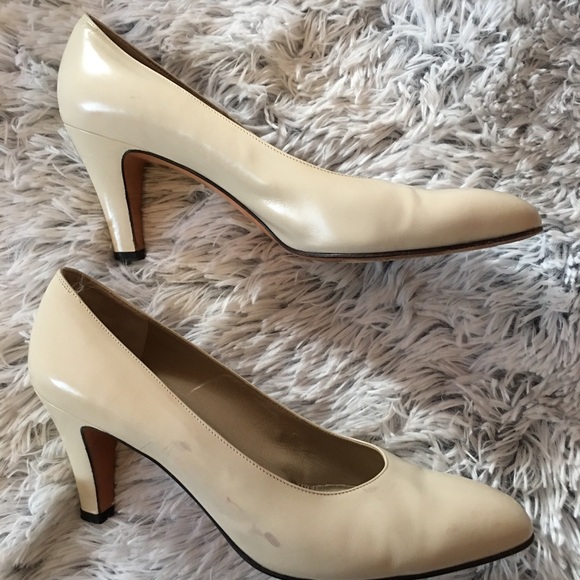 Salvatore Ferragamo Vintage Heels - Picture 5 of 9